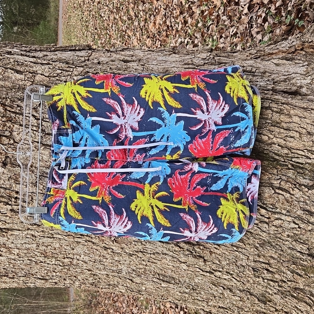 GAP Mens Red and Blue Swim Trunks. Size XL.